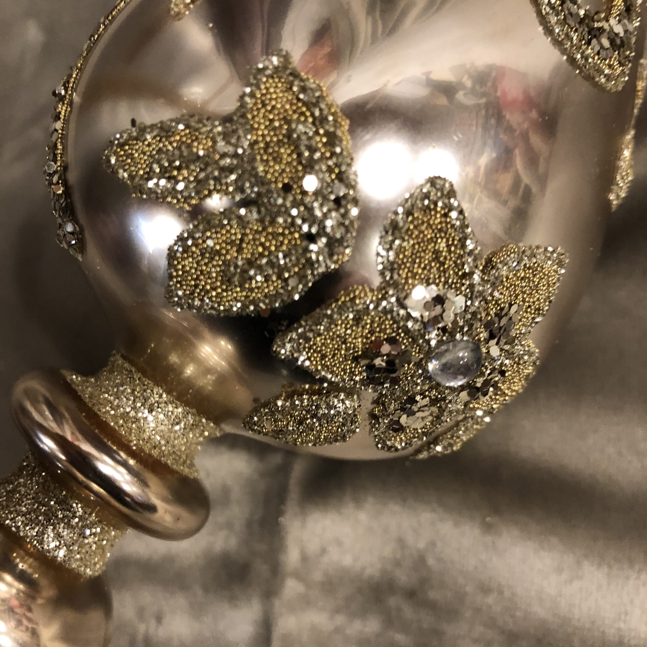 Deco Natalizia in vetro tondeggiante- Argento e oro