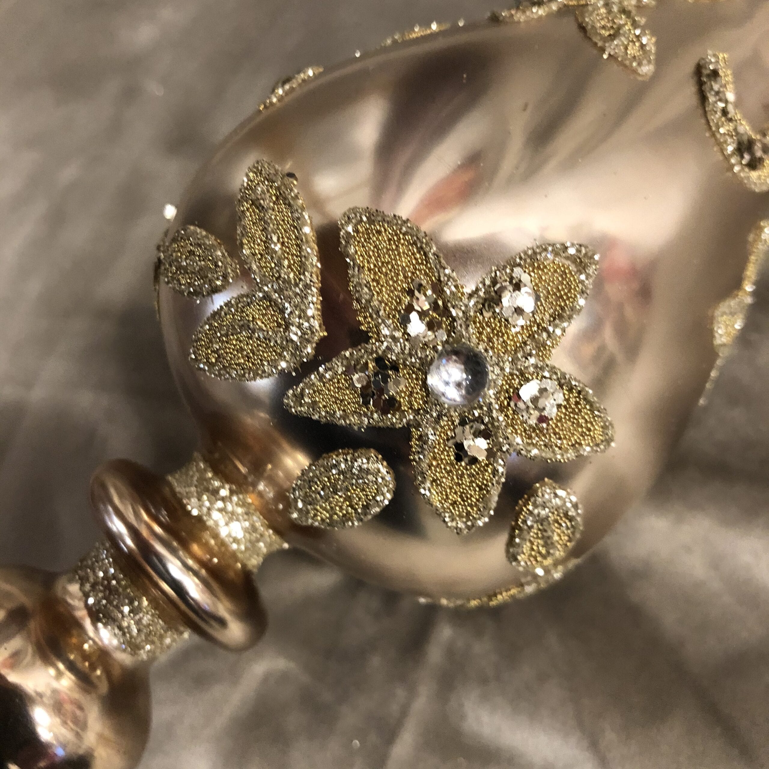 Decorazione Natalizia in vetro – Argento ed oro