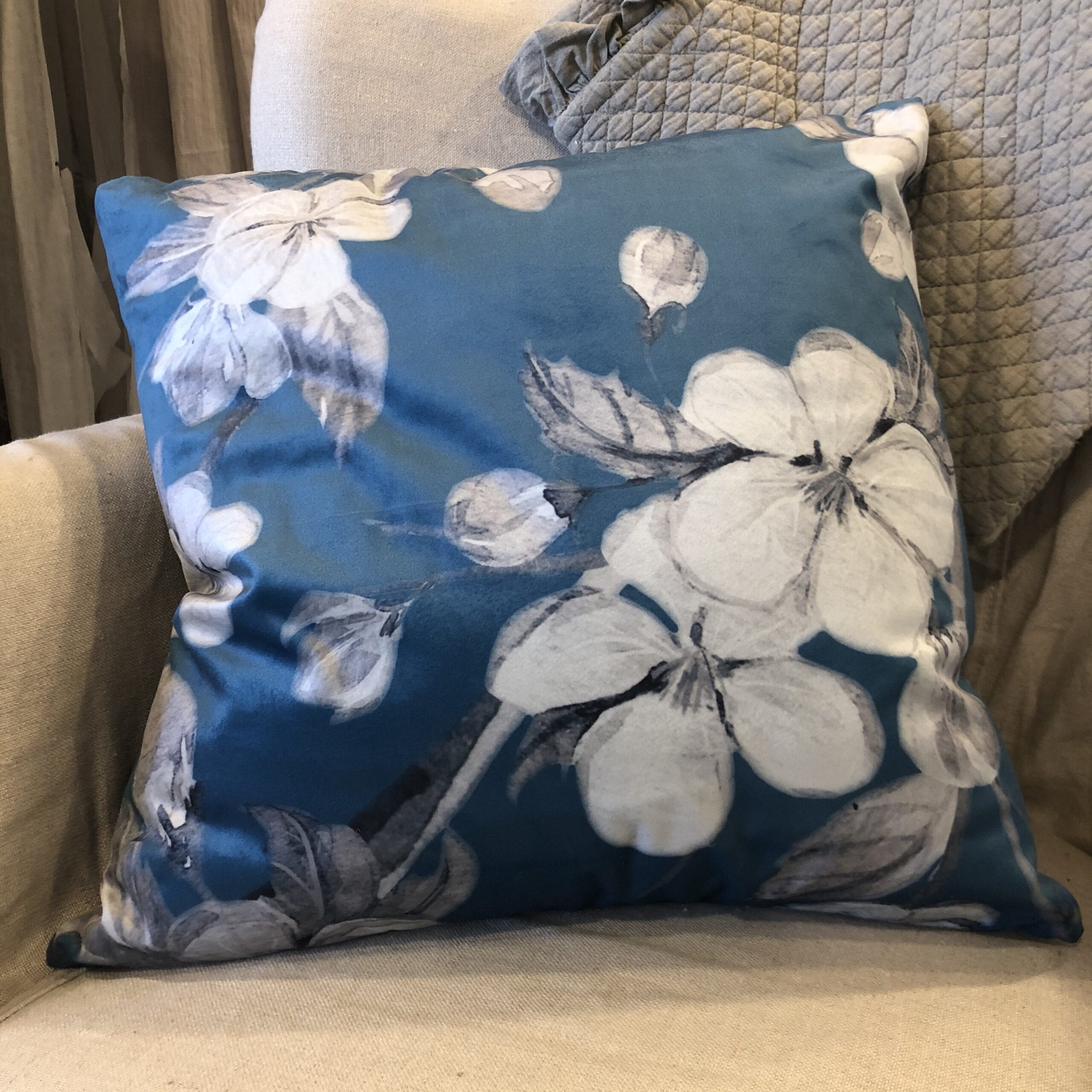 Cuscino quadrato floreale – Blu