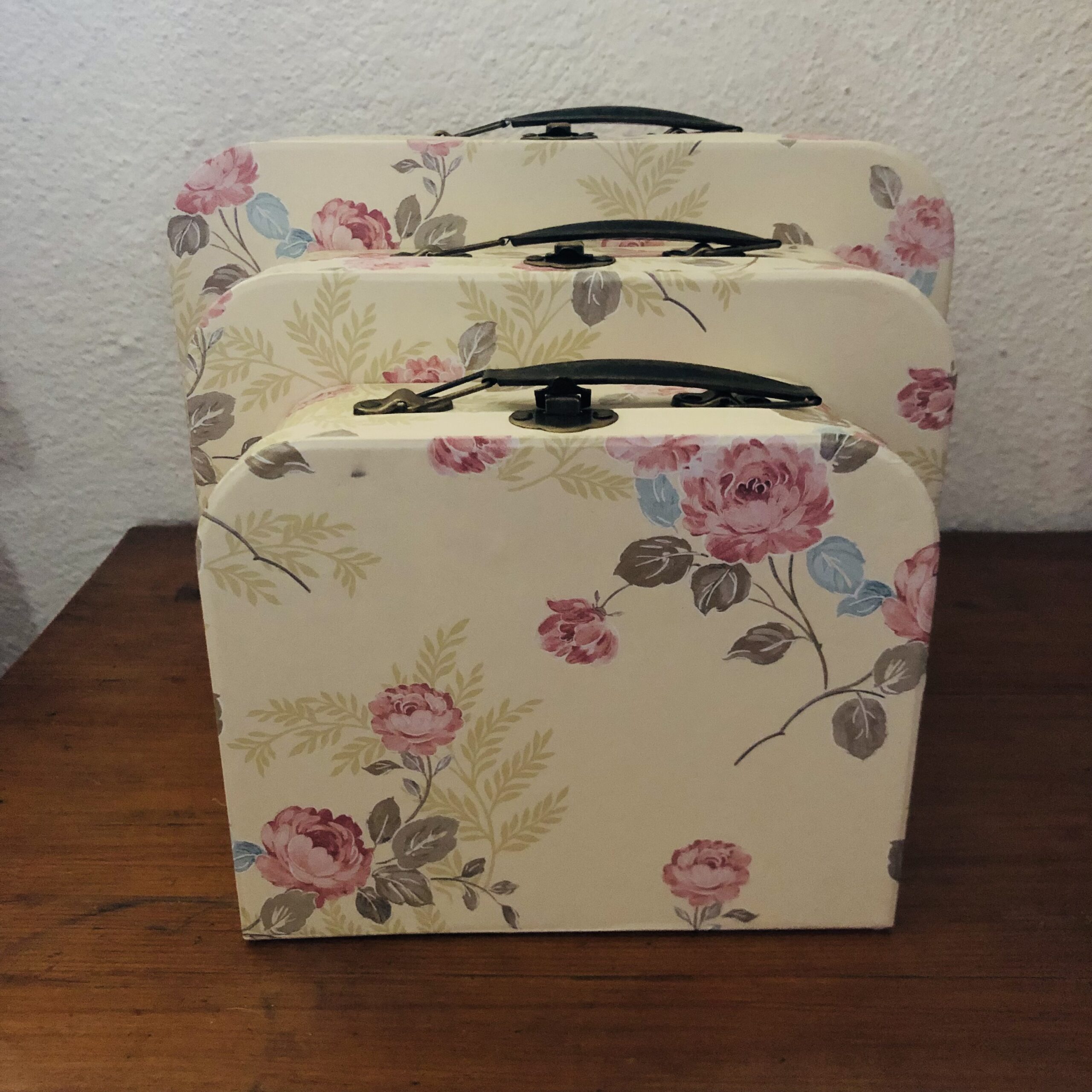 Scatola valigia piccola in cartone ,floreale beige