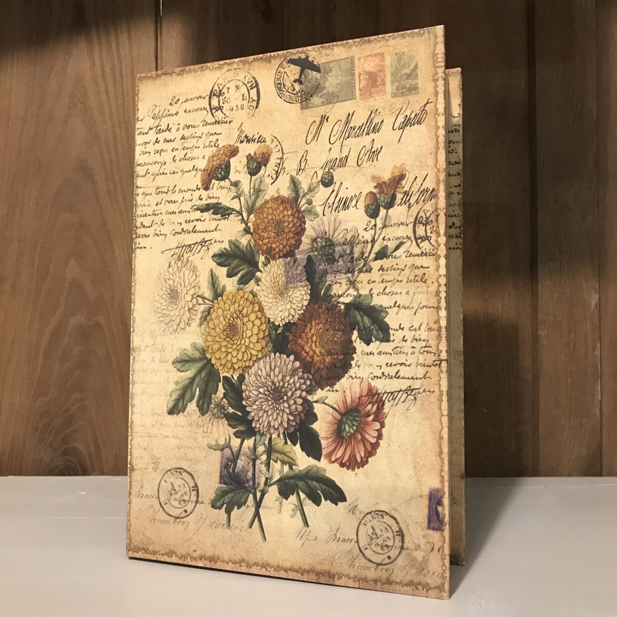 Grande scatola a forma di libro con fiori